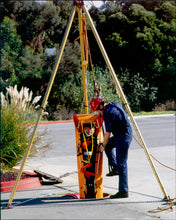 Load image into Gallery viewer, Skedco Sked-Evac Tripod
