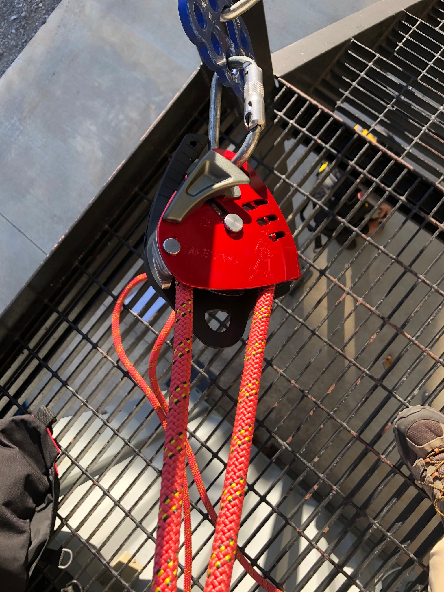 Petzl Maestro Large 2 Rescue Descender – Rescuegearpro